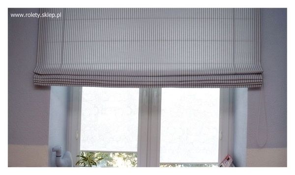 Roleta rzymska w połączeniu z roletami okiennymi 