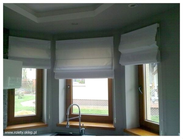 Odkryj elegancję i funkcjonalność naszych rolet rzymskich w sklepie w Sosnowcu. Precyzyjna regulacja światła i prywatności dla Twojego wnętrza.