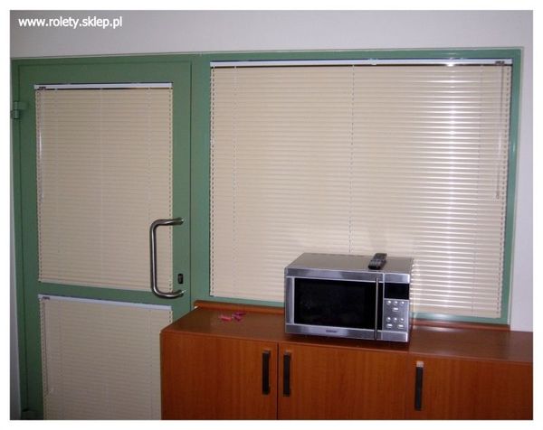 Żaluzje aluminiowe z prowadzniem bocznym