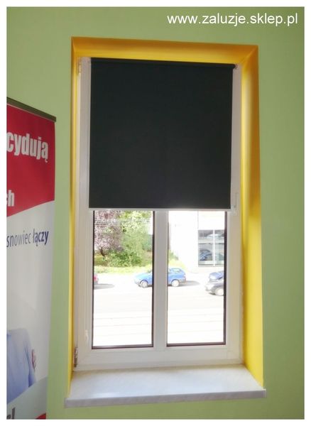 Zaciemniająca roleta okienna
