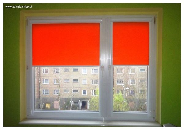 Pomarańczowe rolety materiałowe