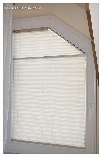 Plisa do okna trapezowego - skuteczne zasłonięcie i regulacja światła.