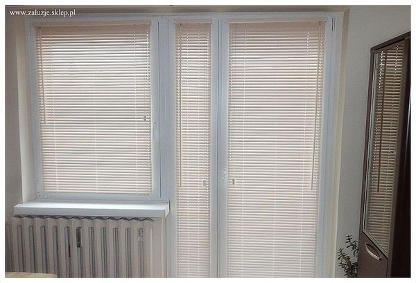 żaluzje drewniane, Akces, montaż, Katowice, regulacja światła, estetyczny, elegancja, wnętrze.