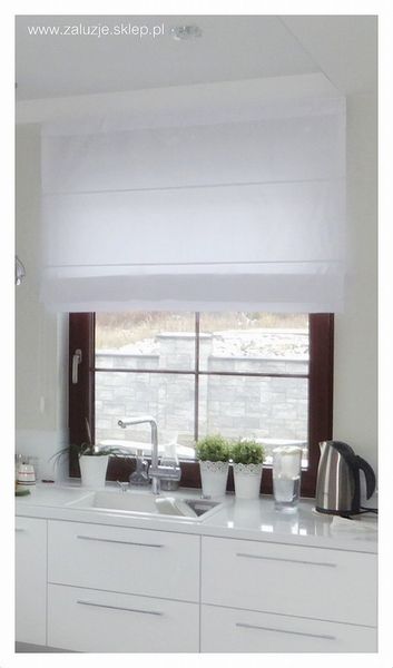 Kuchenna roleta rzymska - styl i funkcjonalność w Twojej kuchni.