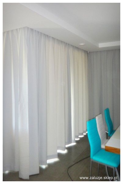 Elastyczne i funkcjonalne zasłony Flex - dostosuj atmosferę wnętrza do swoich potrzeb.