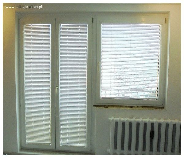 Żaluzje aluminiowe z maskownicą.