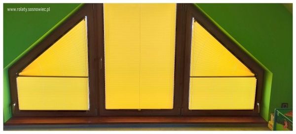 Rolety i plisy od Akces Sosnowiec, idealne do okien nietypowych i trójkątnych.