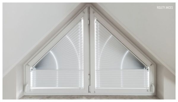 Plisy do nietypowych okien AKCES - idealne dopasowanie, funkcjonalność i estetyka. Stwórz wyjątkową przestrzeń.