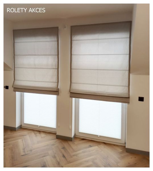 Podwójne rolety Akces - funkcjonalność i estetyka w jednym. Regulacja światła i prywatności w pomieszczeniu.